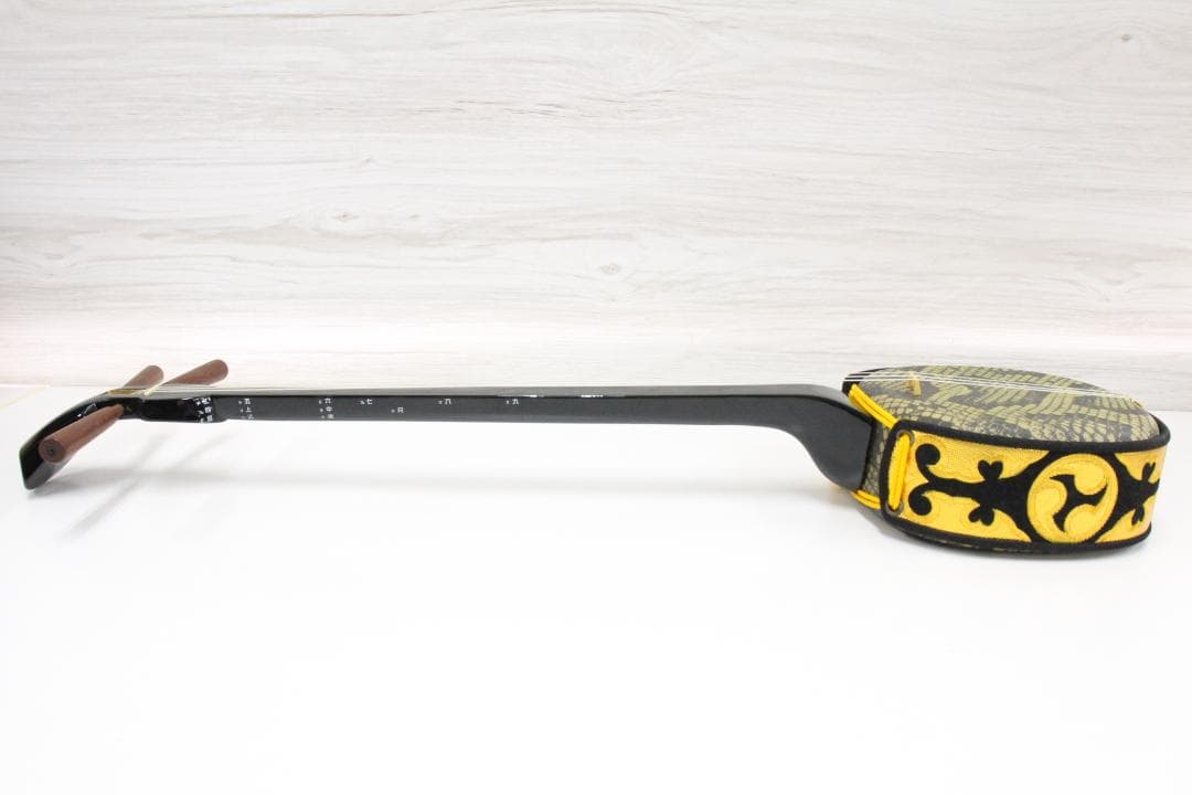 ▲美品 三線/さんしん 弦楽器 伝統音楽 民謡 沖縄三味線 和楽器 琉球音楽