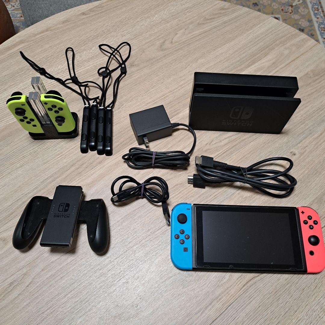 中古　Nintendo Switch　本体