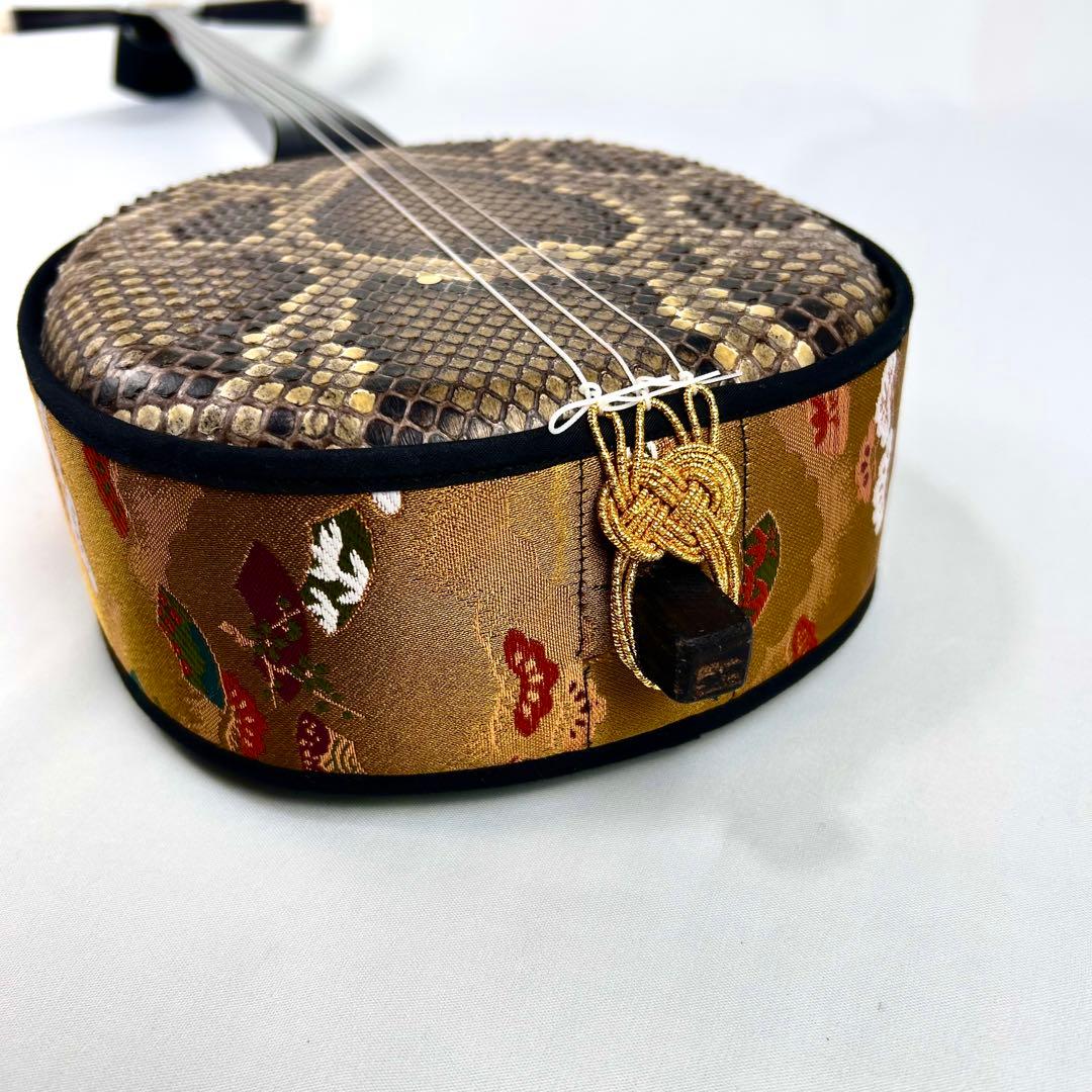 【美品】沖縄三線 本革 蛇革 ハードケース付 付属品多数 三味線