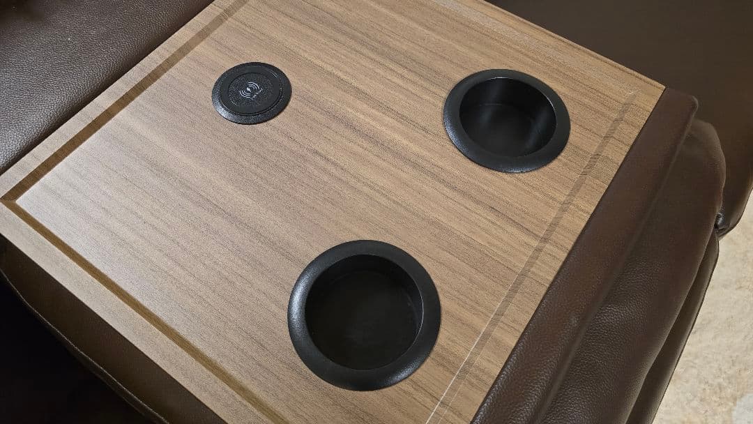 ニトリ　 電動リクライニング ダークブラウンソファ