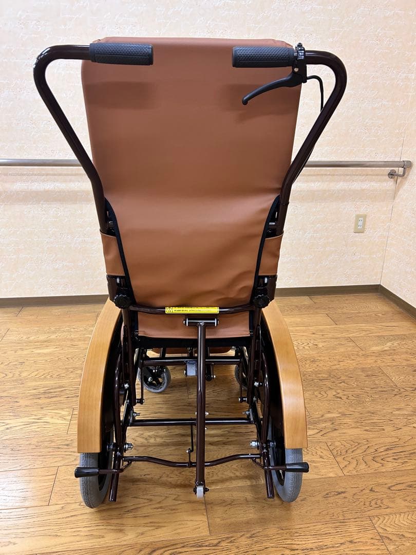リクライニング機能付き介助用車椅子 ブラウン