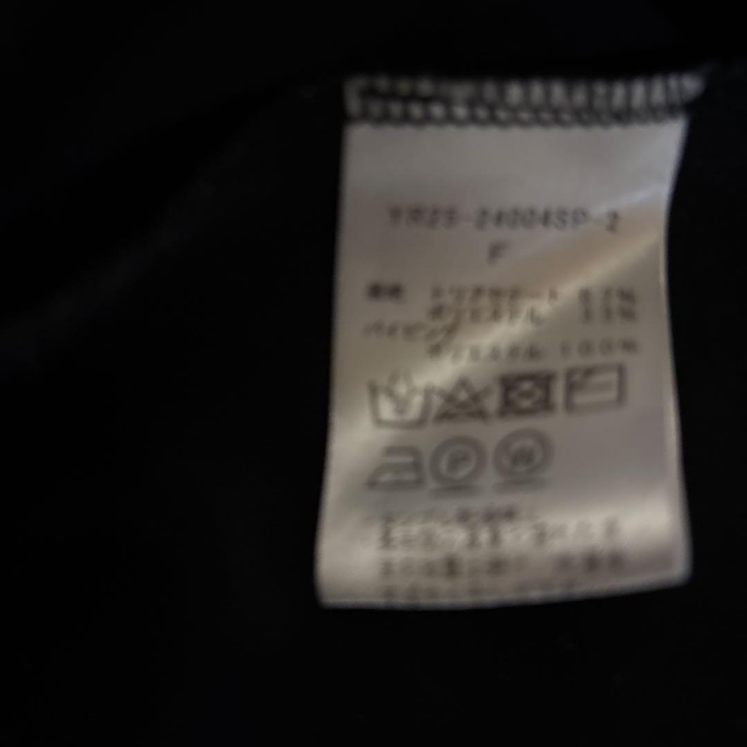 yori サイズF フリル付きポケットの黒ベスト