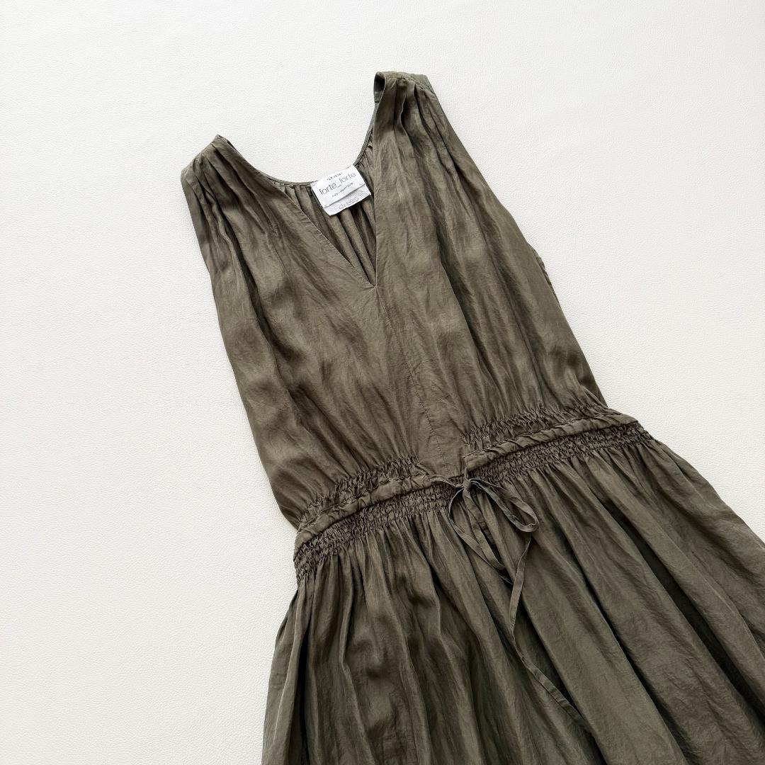 フォルテフォルテ シルク100% ノースリーブワンピース　ウエストマーク