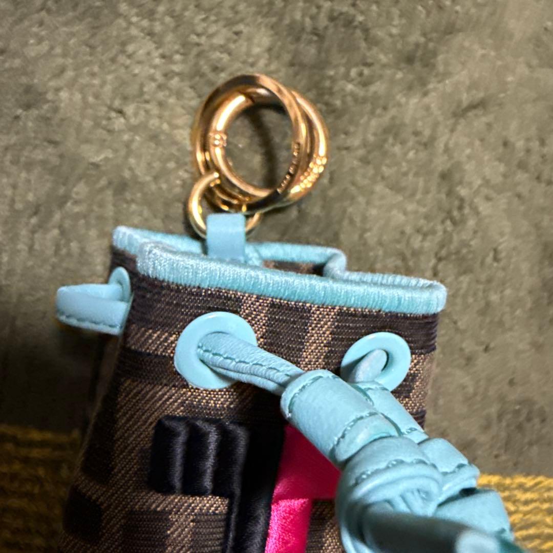 FENDI フェンディ ズッカ、モントレゾール キーホルダー バック型チャーム