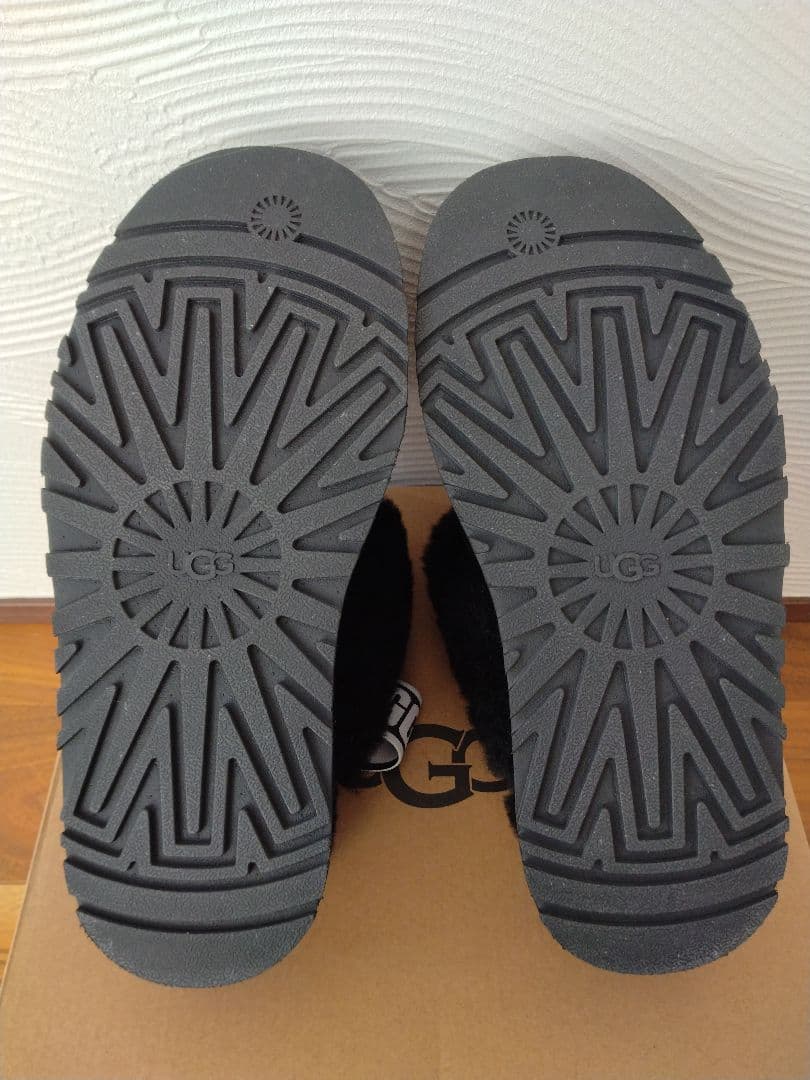 にんにん 正規品・新品 UGGファンケットブラック　厚底24cm