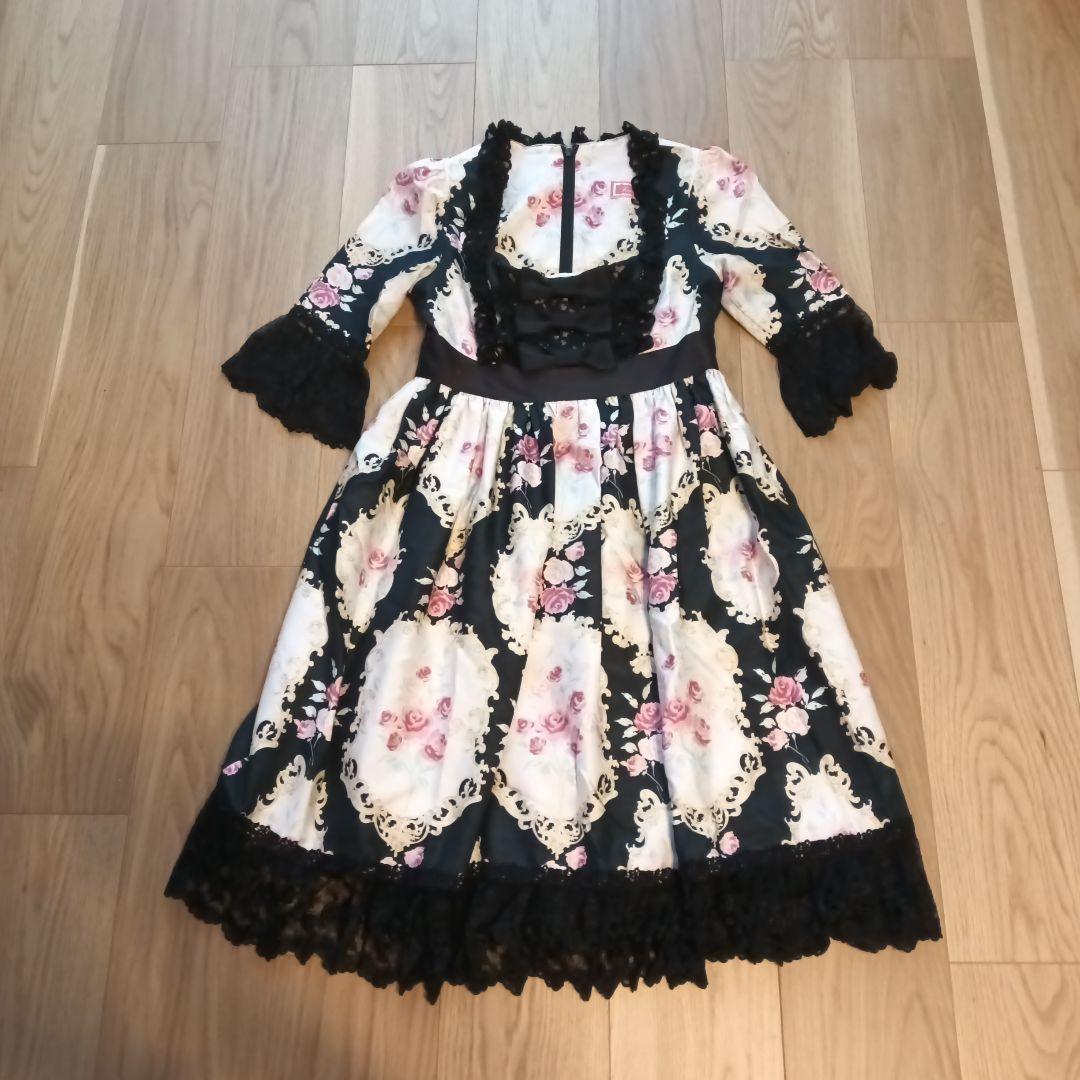 ジーザスディアマンテ　アントワーヌワンピ　オーナメント柄黒