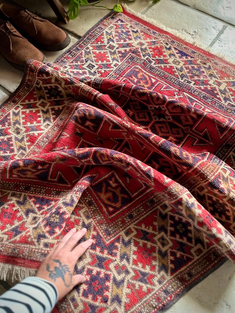 トライバルラグ　ヴィンテージラグ　コーカサスラグ　クルド族　プリミティブアート