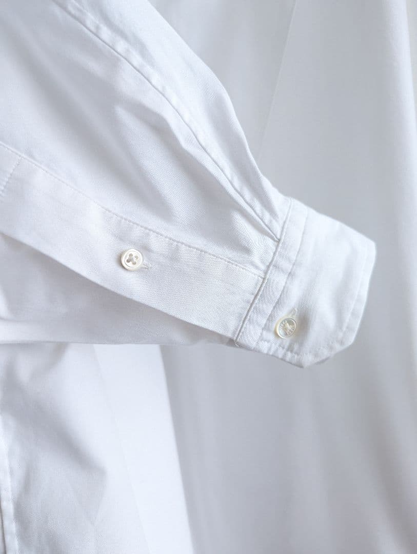 【良品】TICCA スタンドカラー　スキッパープルオーバー　ブラウス白