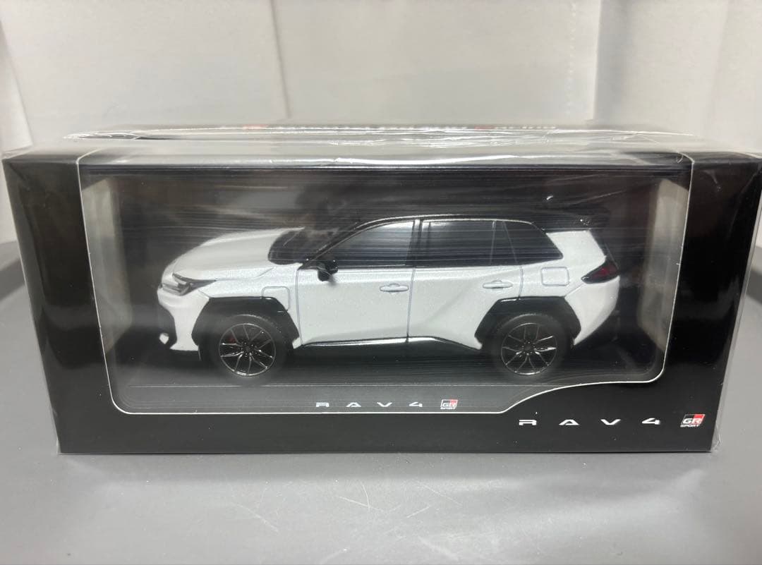 1／30ミニカー。トヨタ非売品。GR RAV4。