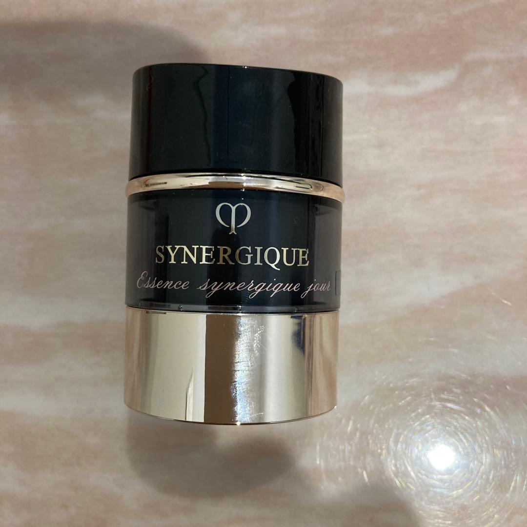 クレ・ド・ポー ボーテ エサンスシネルジックジュール　日中用美容液　最高級