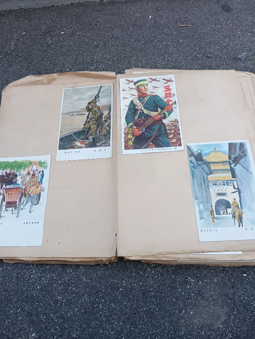 満州の古い絵葉書、１６６枚、スクラップに貼り付け、戦前、軍人、戦争