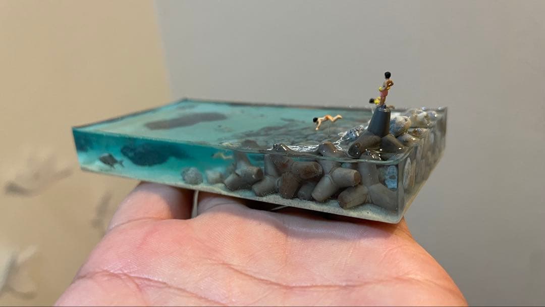 清流で泳ぐ子供たち　ジオラマ