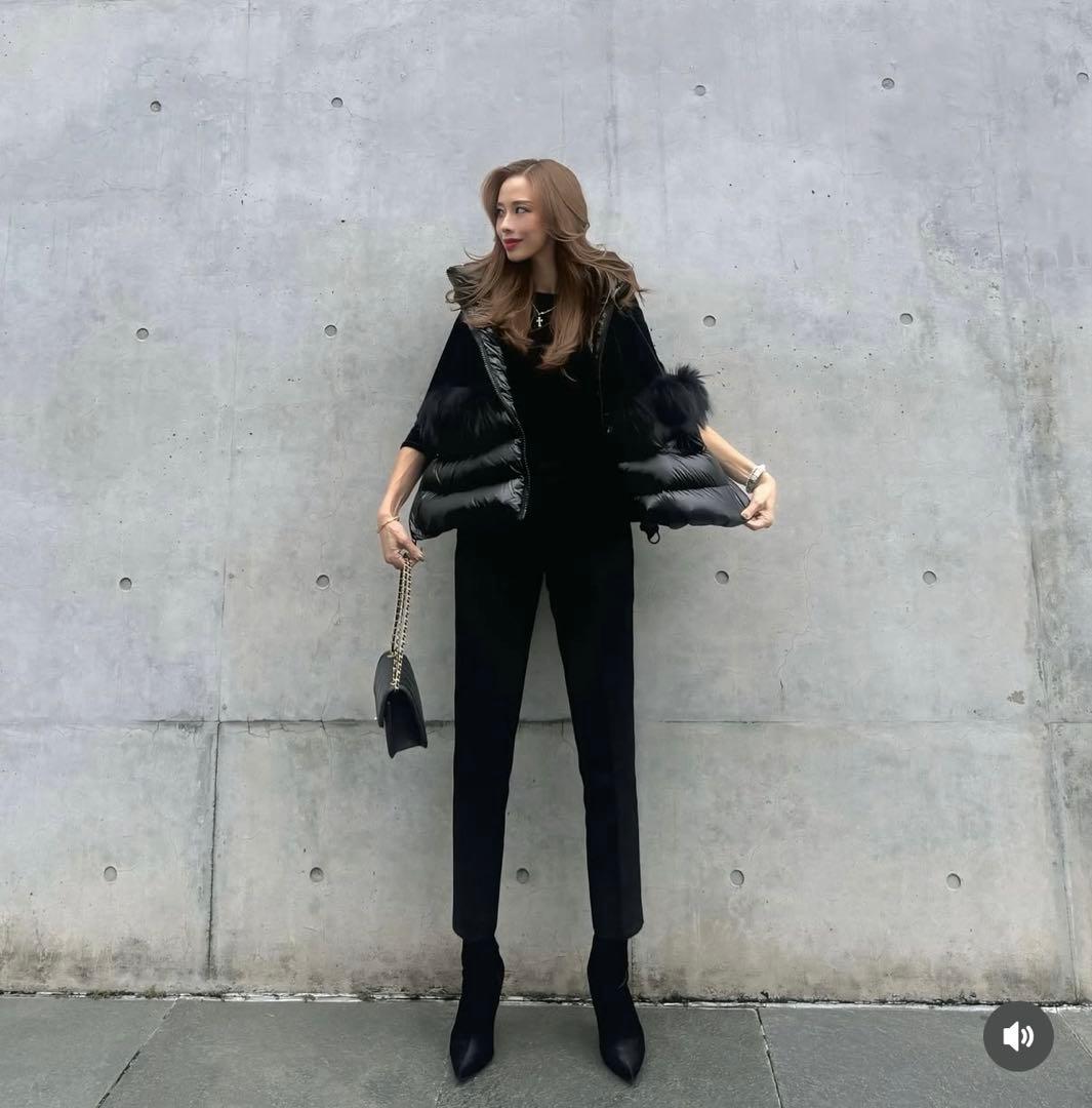 売約済　ESMOK ベルベットファー付きダウンベスト