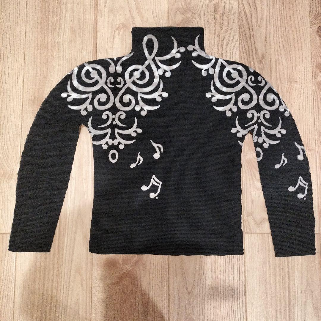 me 音符柄 タートルネック