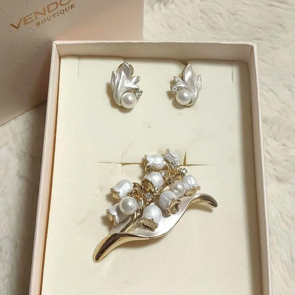 希少デザイン ヴァンドームブティック すずらん　ブローチ、イヤリングセットパール