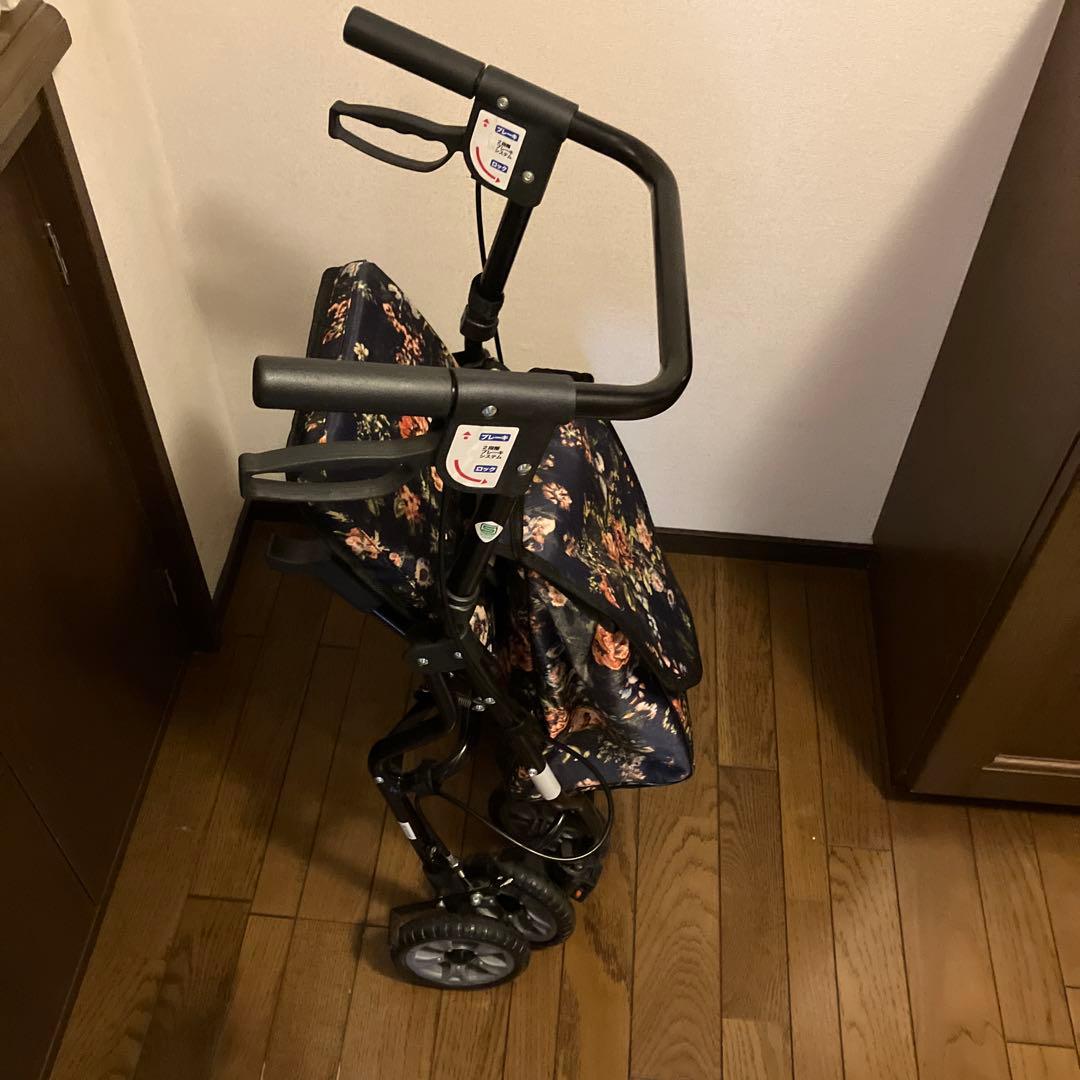 値下げ　花柄シルバーカー ネイビー