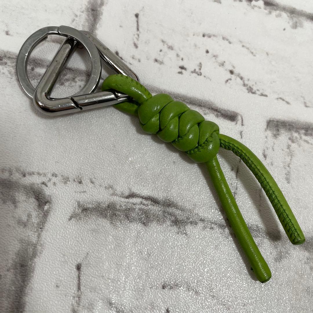 極美品✨ボッテガヴェネタ　トライアングル　キーホルダー　バッグチャーム　緑