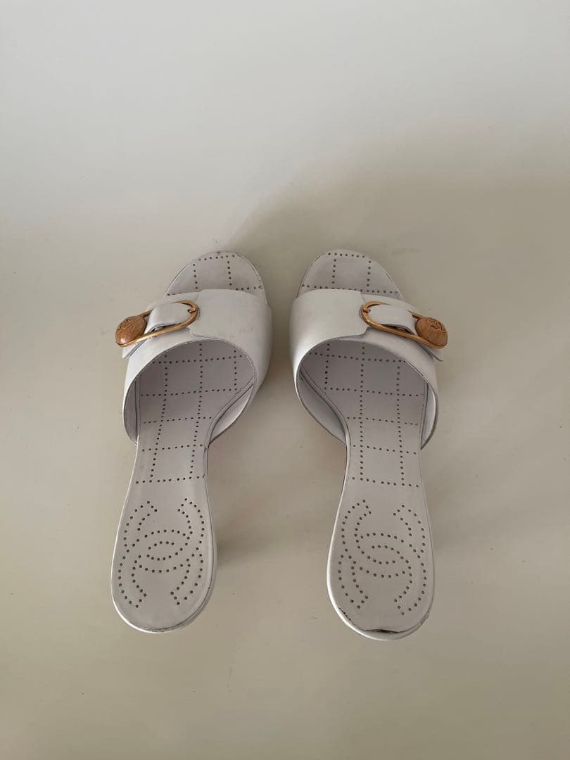 美品正規品Chanelシャネルホワイトサンダルミュール
