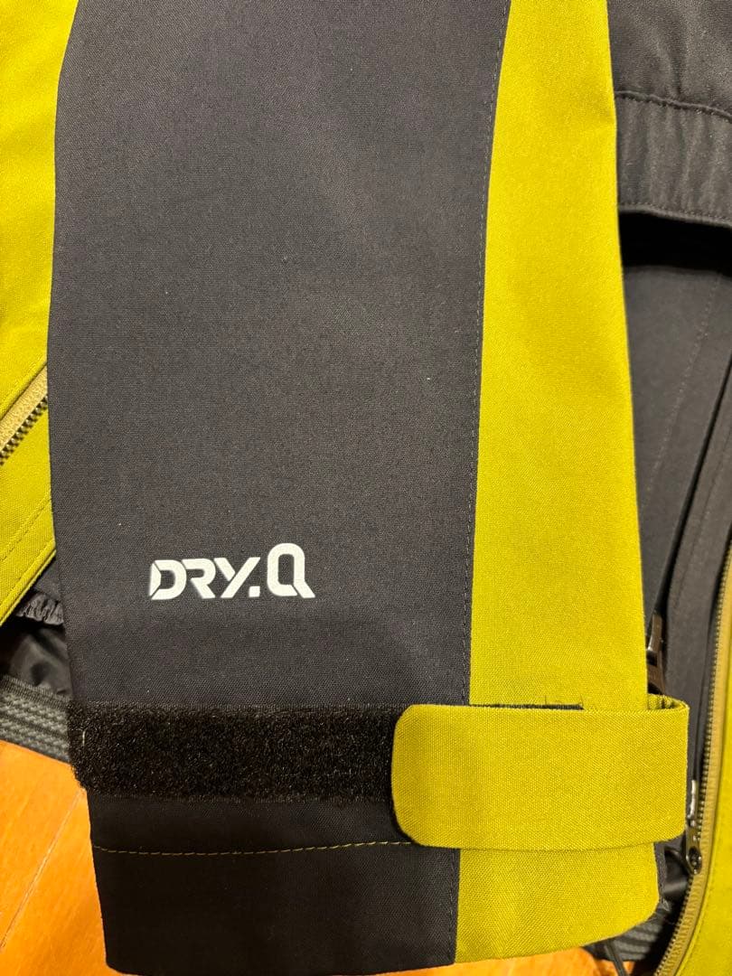 MOUNTAIN HARDWEAR コヒージョン　上下セット　Mサイズ