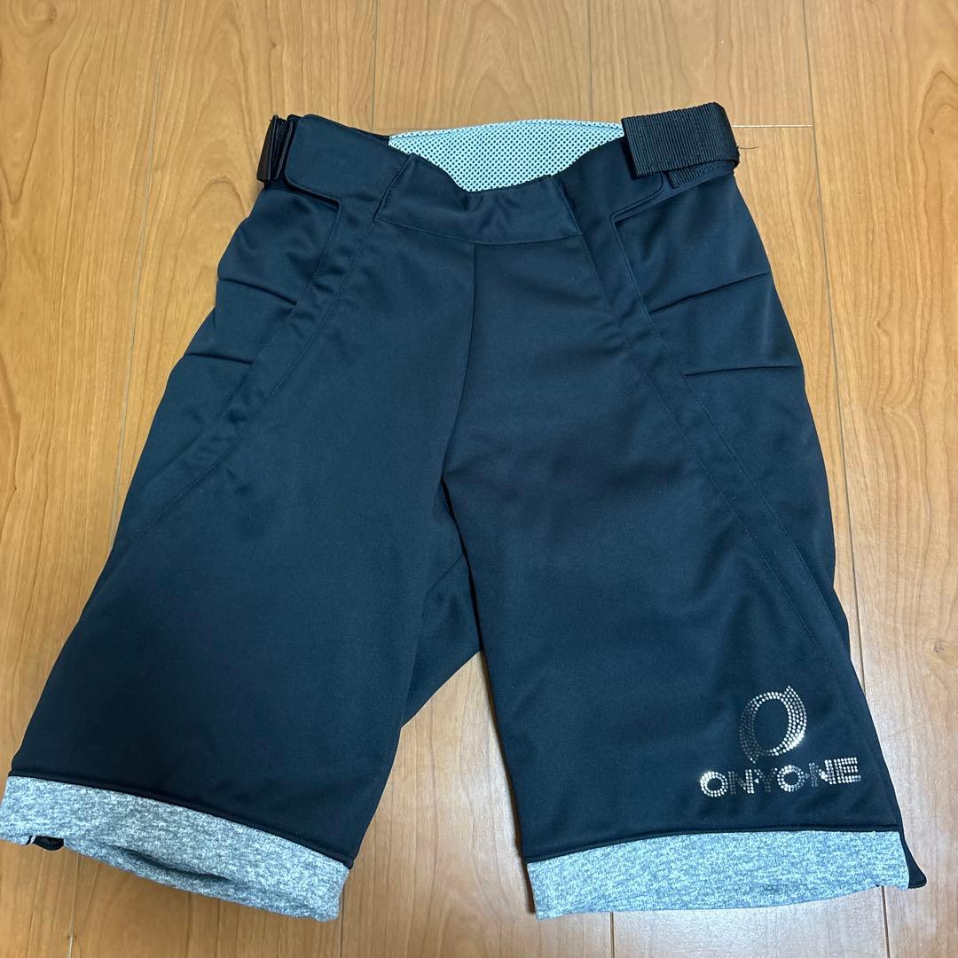 ONYONE スキーウェア ハーフパンツ