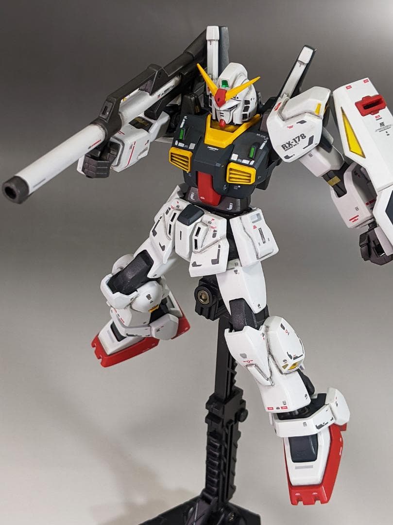 プラモデル　HG スーパーガンダム（機動戦士Zガンダム）組立塗装済