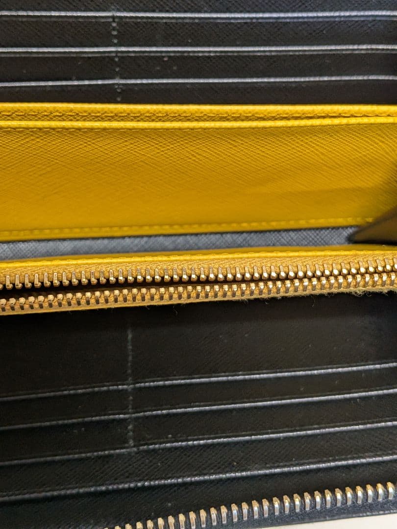 PRADA プラダ ロボット長財布PRADA サフィアーノ　ロボット