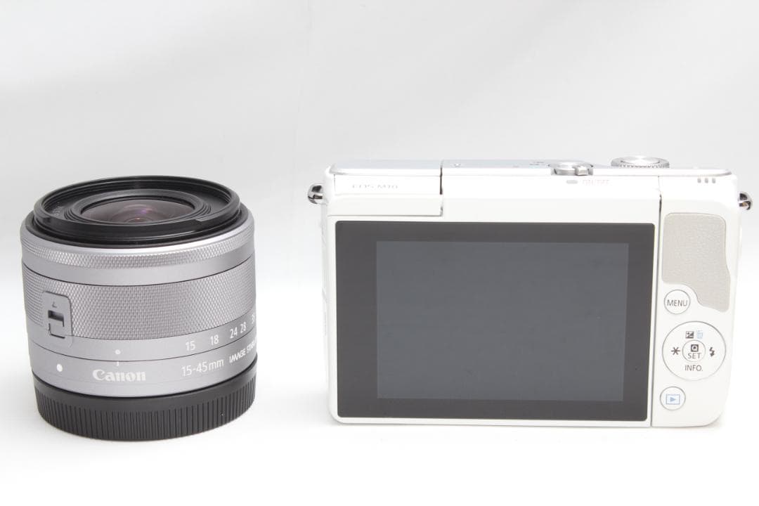 ❤️Wi-Fiでシェア＆自撮り❤️Canon EOS M10 レンズキット