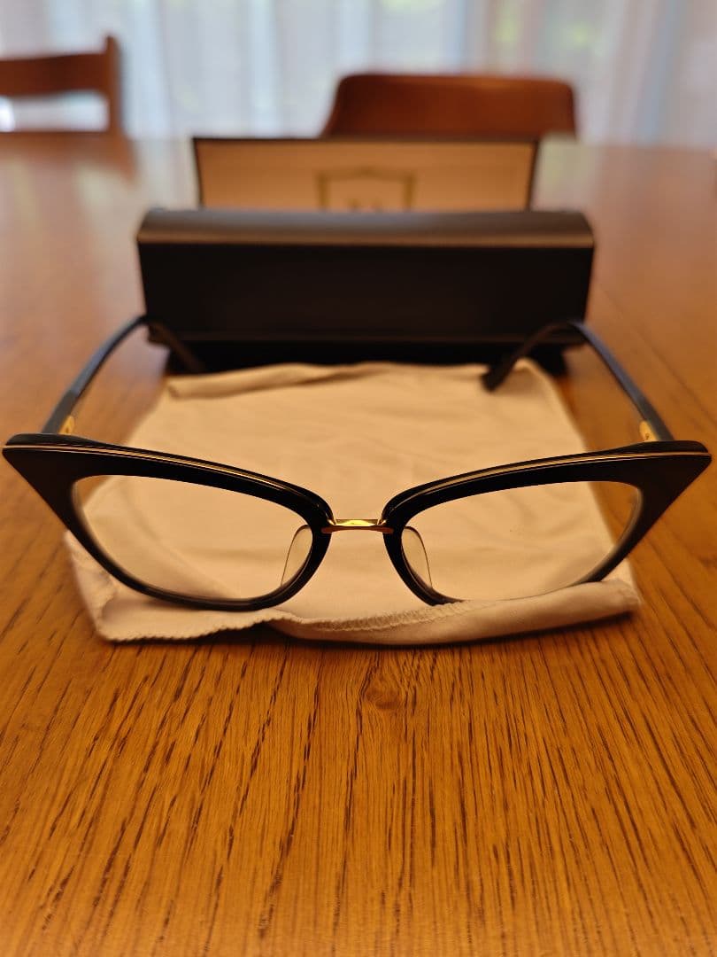 K*G様 メガネ　ディータ ブラック キャットアイ