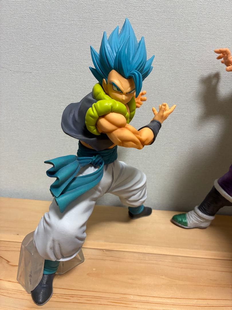 ドラゴンボール　一番くじ　ブロリー　ラストワン ゴジータ　台座有り