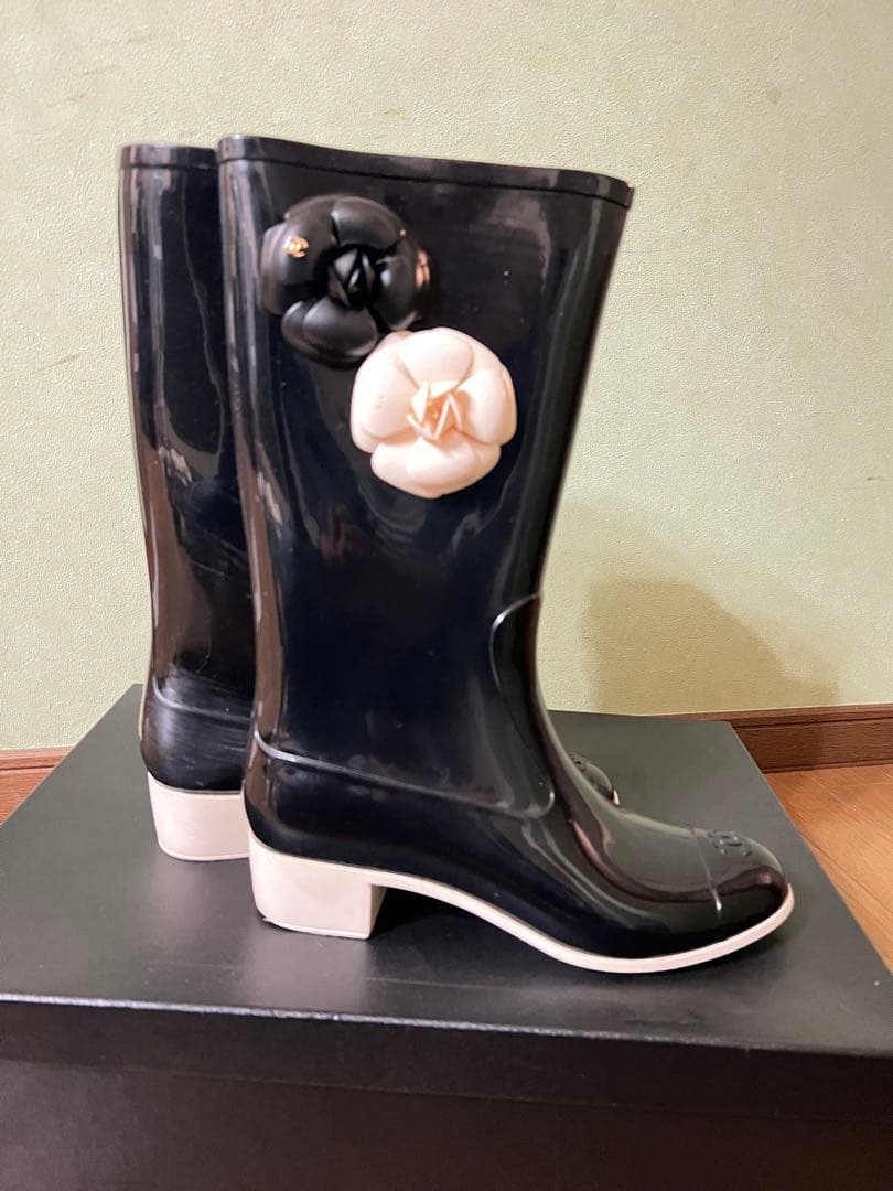 CHANELカメリア入手困難レインブーツ難あり　大幅値下げ