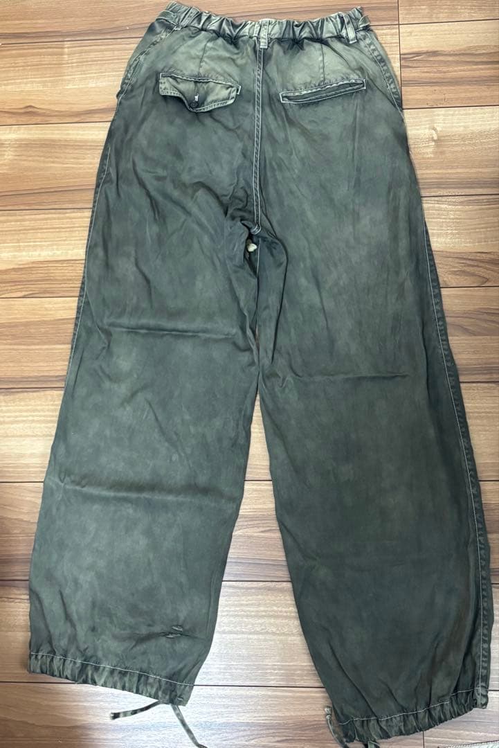 ミハラヤスヒロ　サテンパンツ　カーキサイズ40