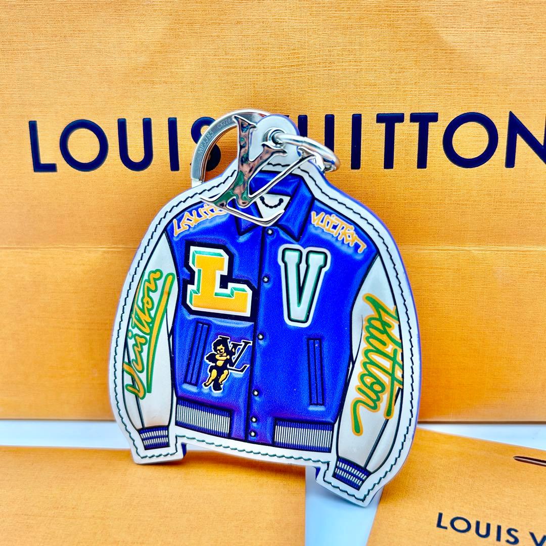 ブラック専用 極美品 ルイヴィトン ジャケット キーホルダー MP3385