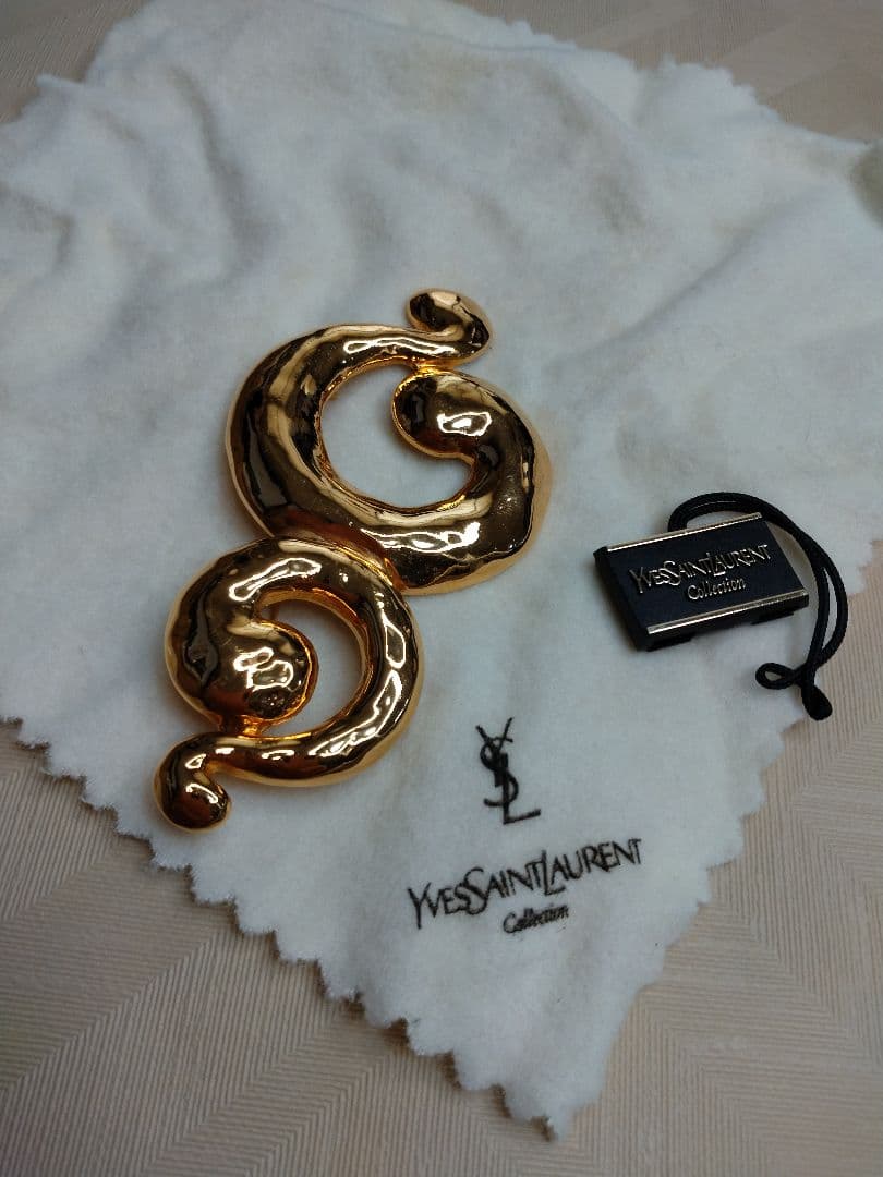 Yves Saint Laurent ゴールド ブローチ