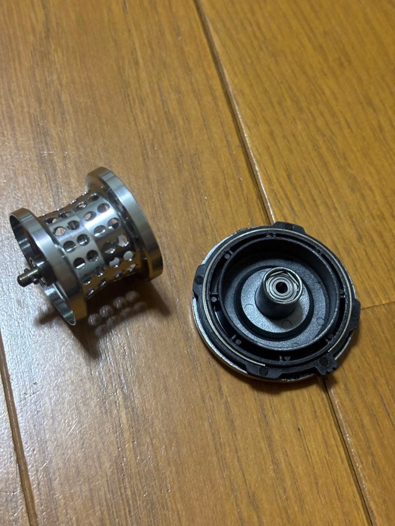 丸型　BFSリール　左ハンドル