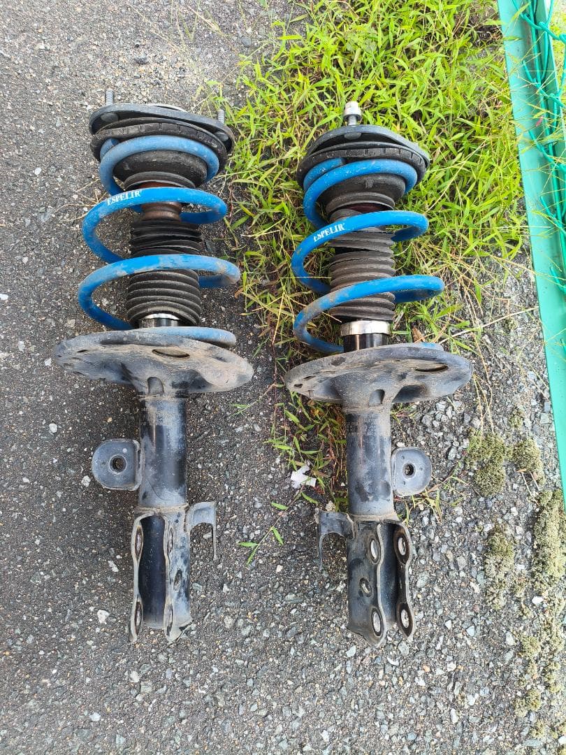 プリウスα　サスペンション2本セット