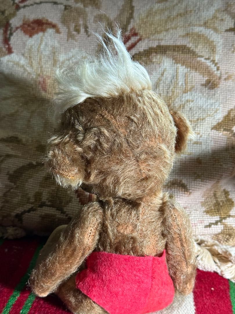 テディベア 赤いパンツ付き