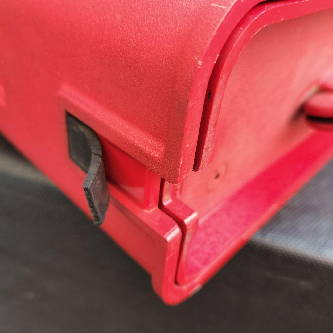 タイプライター olivetti valentine 赤いバケツ オリベッティ