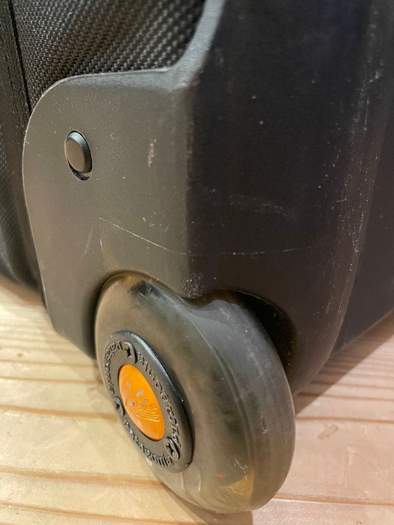 Patagonia ブラック キャリーオンバッグ