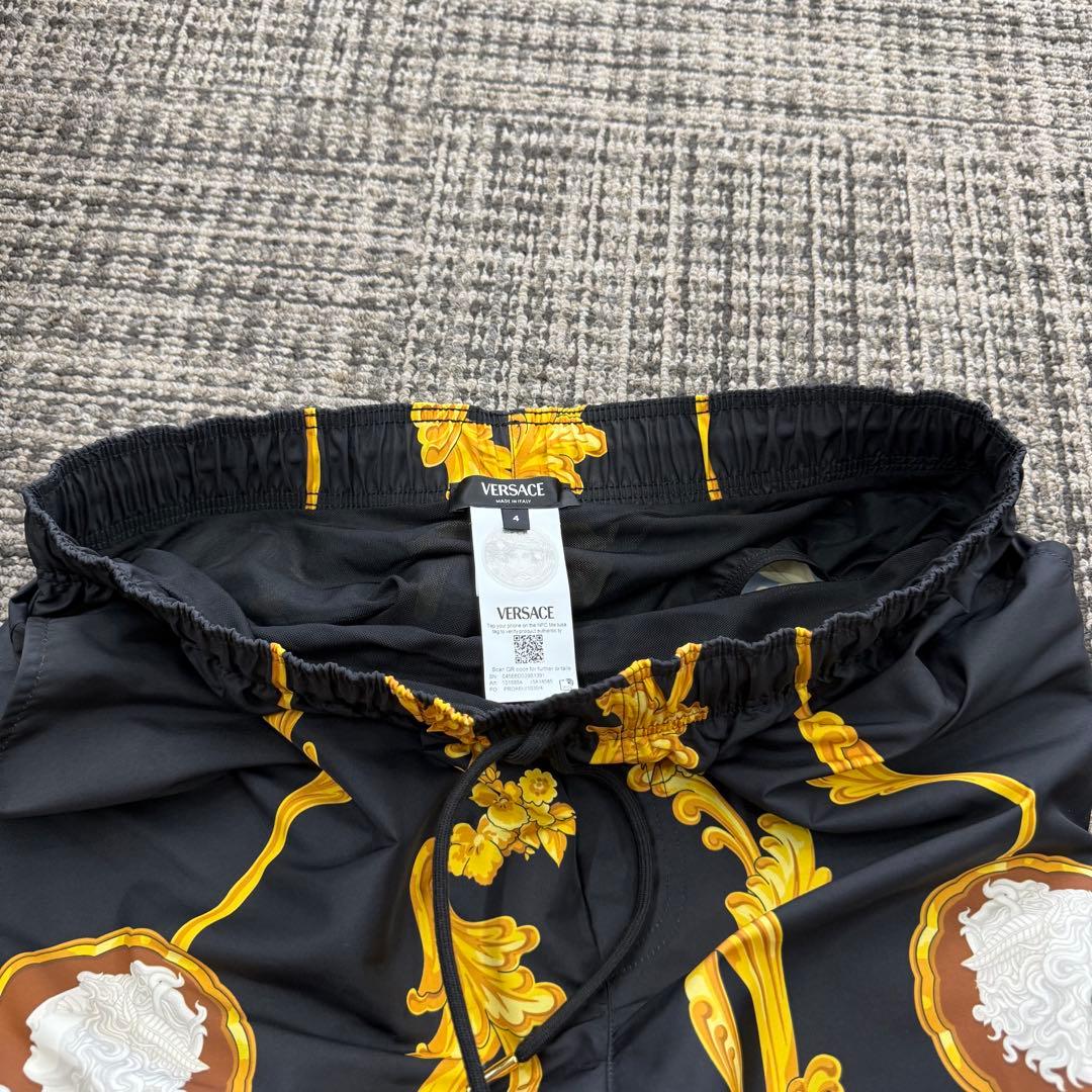 VERSACE ヴェルサーチェ ショートパンツ 48