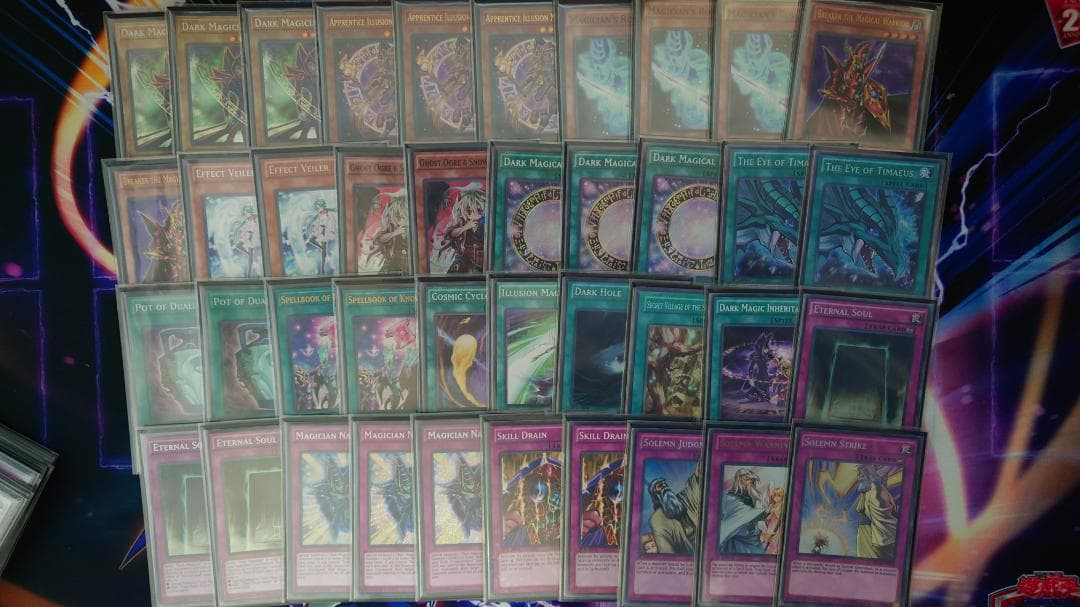 遊戯王 ブラックマジシャン デッキ 英語 高レア 初期ブラマジスリーブ付