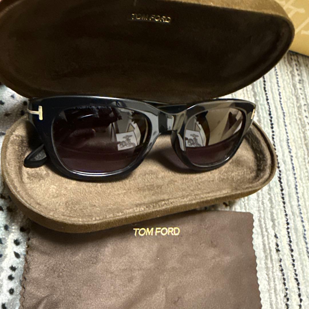 TOM FORD サングラス ケース付き