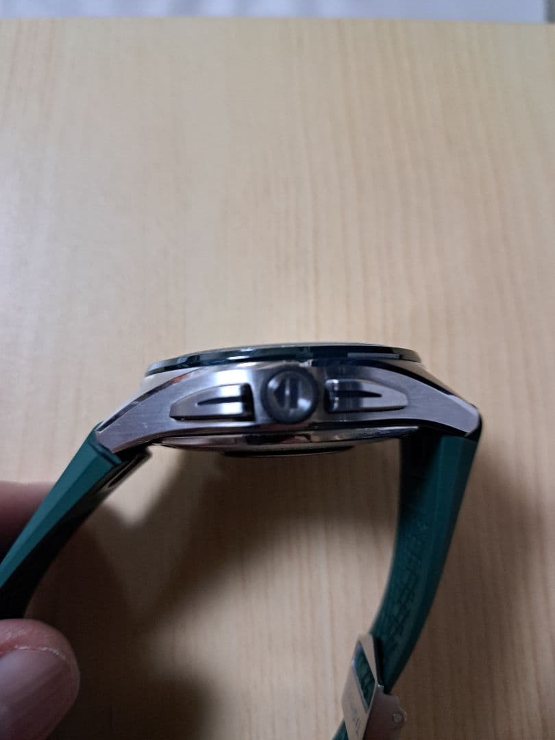 TAG Heuer Connected 腕時計 グリーン
