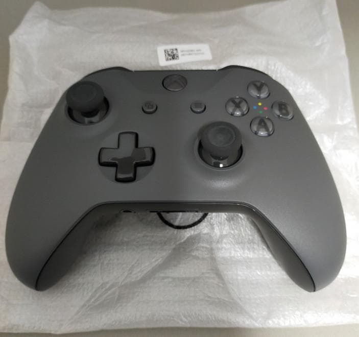 xbox one コントローラー ストームグレイ限定モデル 未使用 日本未発売
