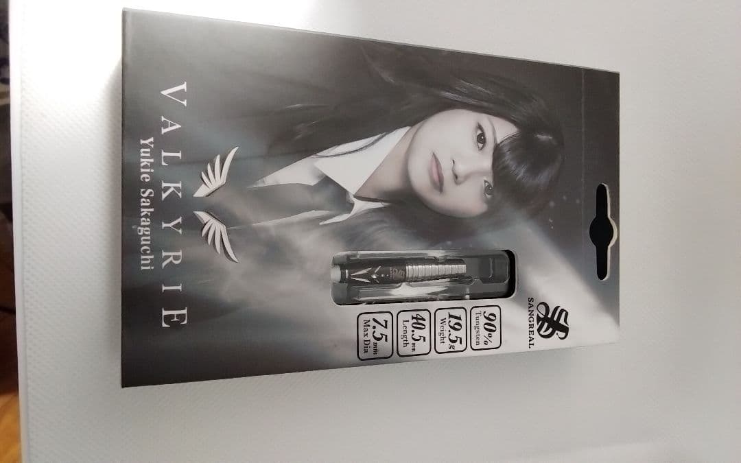 チ*ー様 サングリアル!坂口優希恵!極美品!新品同品!付録未開封!ダーツセット