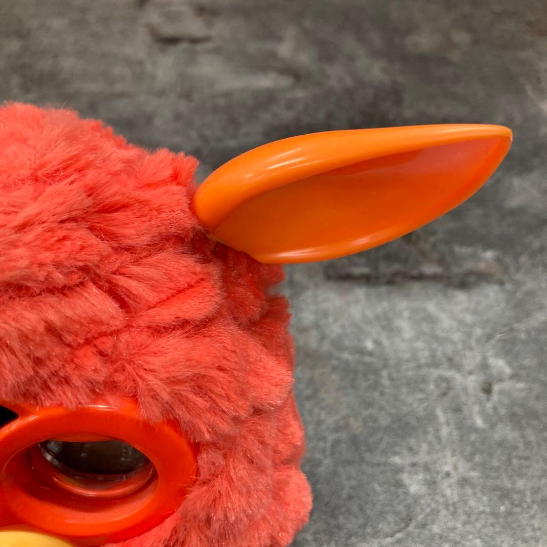 ファービー　マシュマロホワイト　アップルレッド