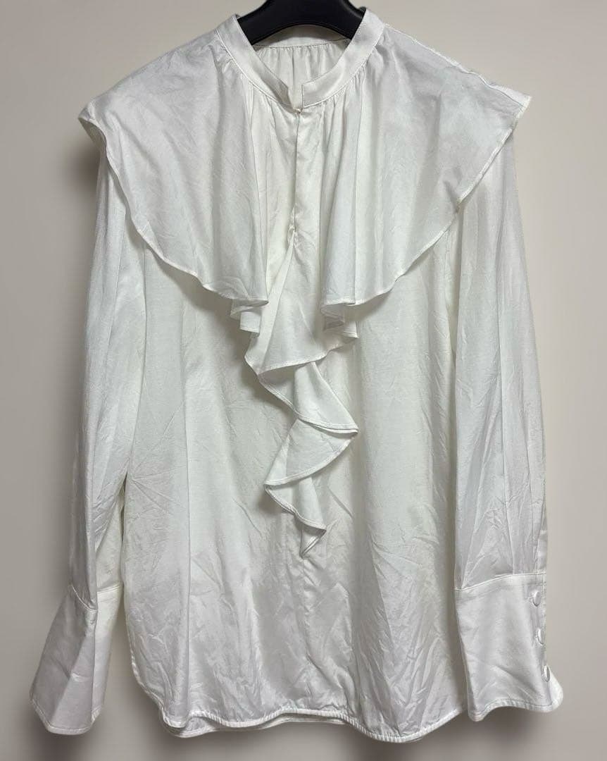 アルアバイル　ツイルラッフルスラッシュブラウス