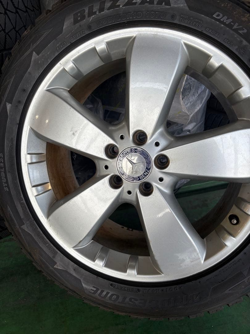 送料無料　ベンツ純正ホイール　スタッドレタイヤ　255/50R19 Mクラスなど