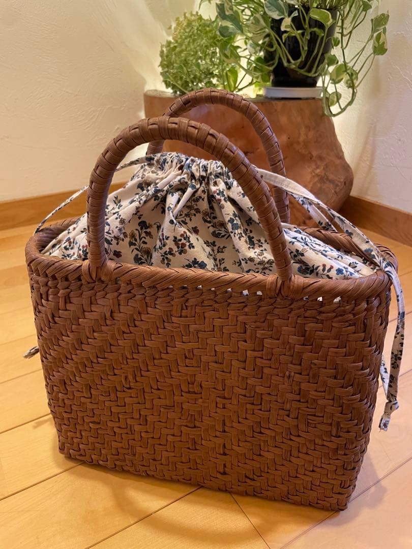 国産　信州山葡萄籠バッグ　内布付き　網代編み　保護猫支援
