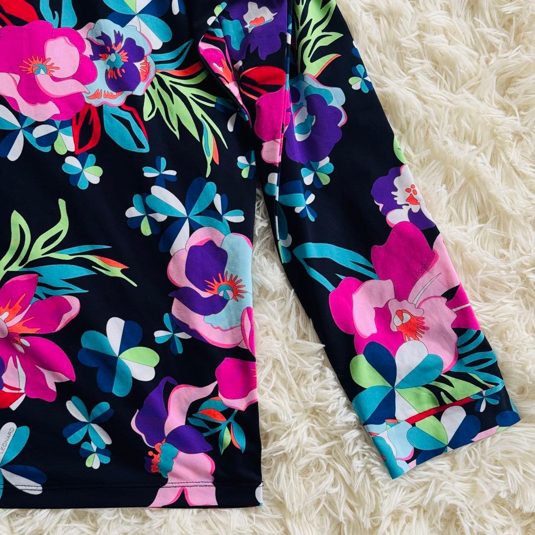 ほぼ未使用 レオナール ハイネック　チュニック 花柄　黒 XL トップス　長袖