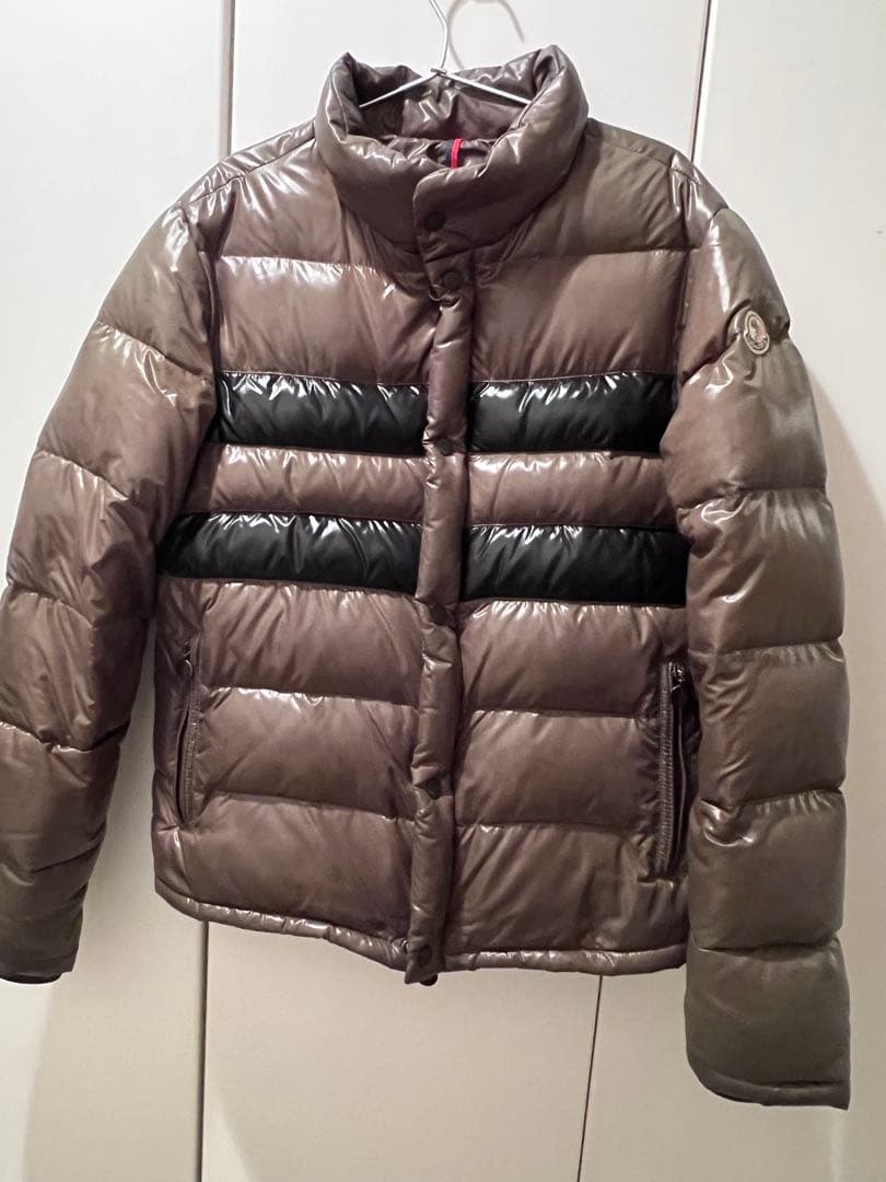 MONCLER トーマス　カーキ色ダウンジャケット